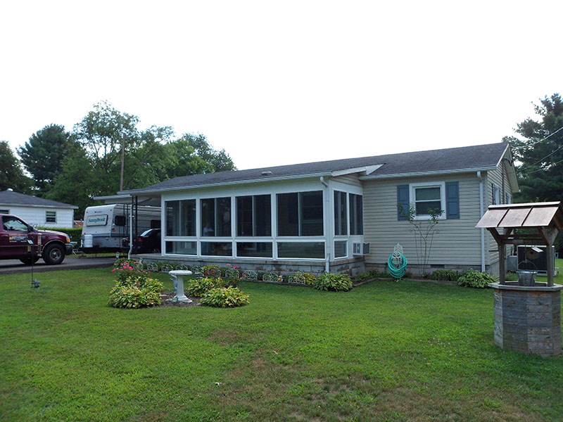 Screen room addition by ATC Sunrooms East Tennessee